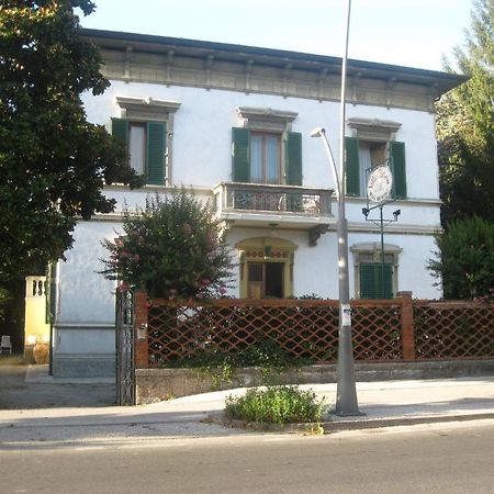 Villa Patrizia B&B ルッカ エクステリア 写真